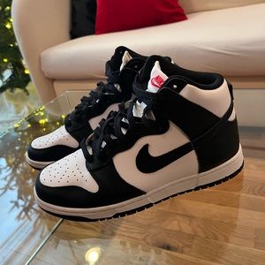 Women’s High Dunks Black and White (Panda)